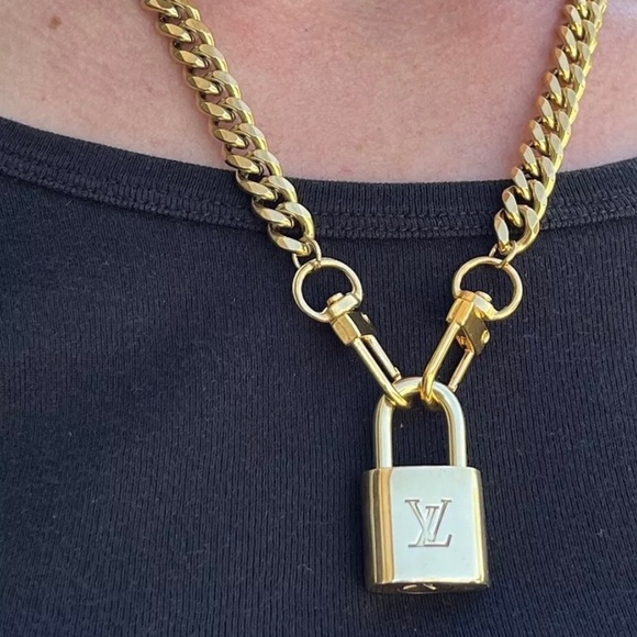 Louis Vuitton LV Lock padlock Includes Unbranded Necklace Cuban chunky chain - Picture 1 of 15